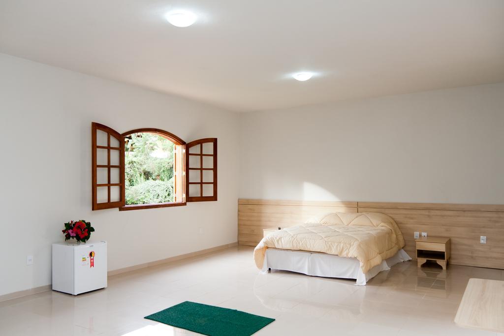Hotel Pousada Vovo Duda Caete Ruang foto